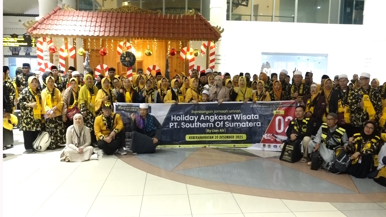 Holiday Angkasa Wisata Berangkatkan 150 Jemaah Umroh Paket 12 Hari di Musim 1447 Hijriah