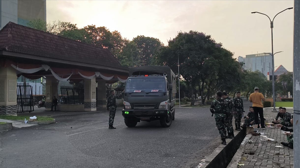 Gedung DPRD Sumsel Juga Jadi Sasaran Geng Motor, Sejumlah Anggota TNI Siaga
