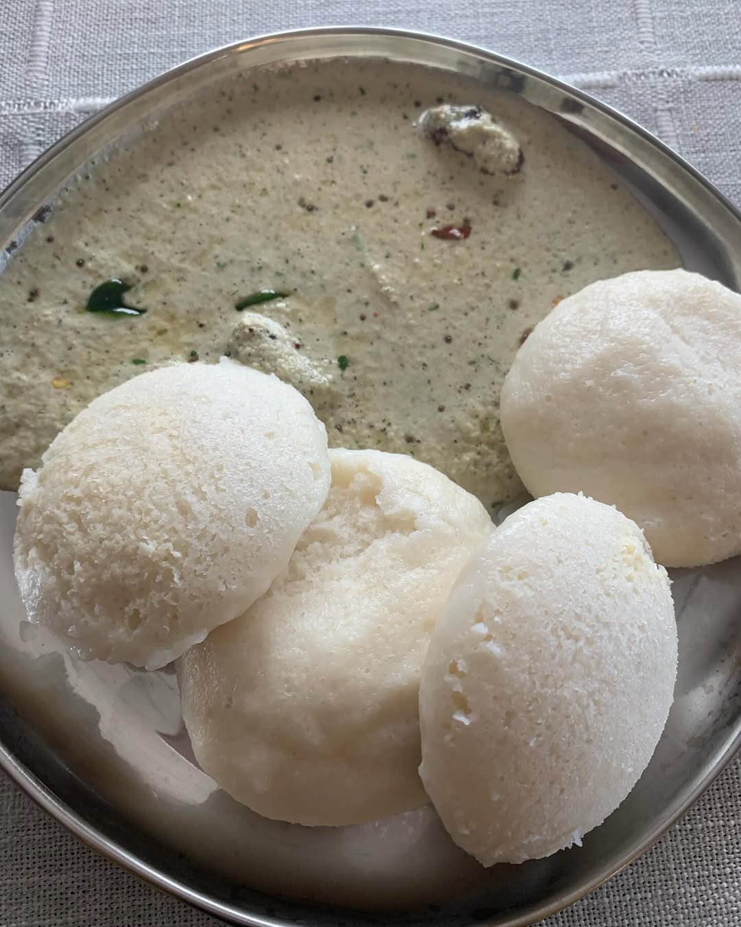 10 Trik Rahasia Membuat Idli Lembut dan Empuk di Rumah, Mirip Serabi India