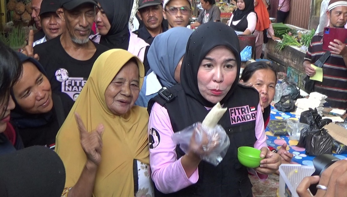  Fitrianti Agustinda Dengar Langsung Keluhan Pedagang Soal Retribusi di Pasar Tangga Buntung