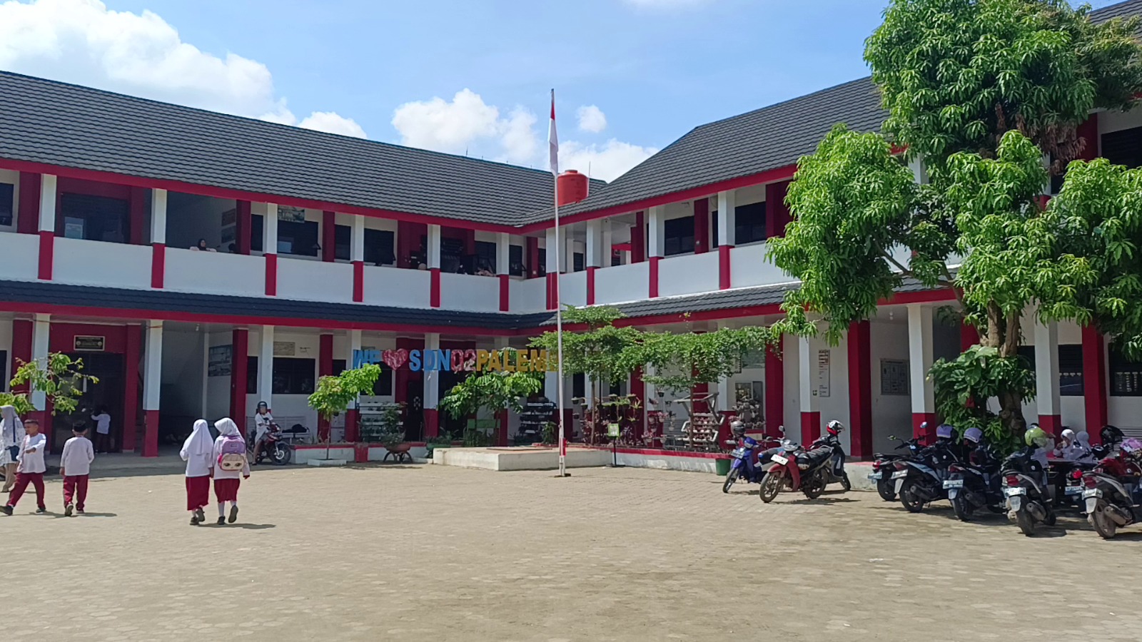 Herman Deru Tanggapi Pendidikan Gratis Swasta