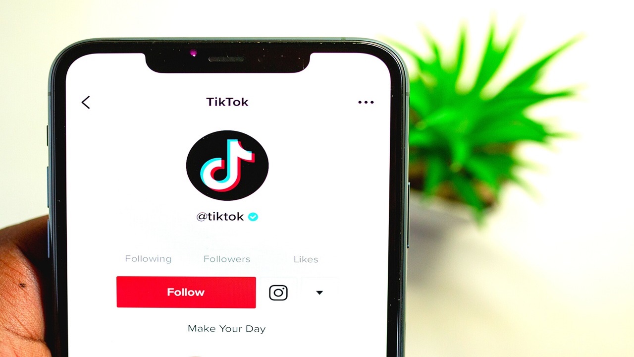 Suka Scrolling TikTok? Waspadai 5 Dampak Negatif yang Mungkin Terjadi!