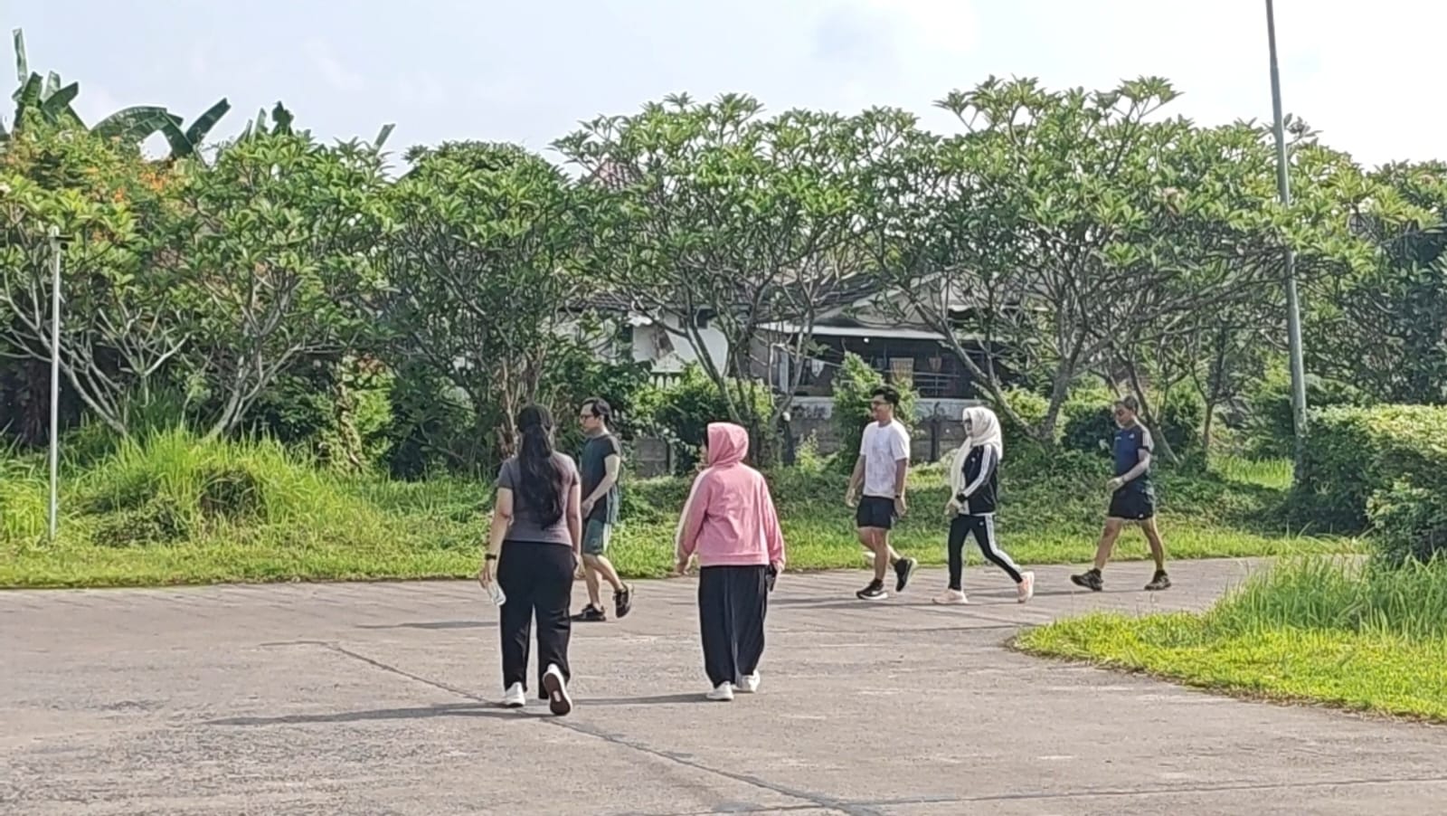 Warga Kemuning Antusias Ikuti Jalan Sehat PALTV 11 April 2026