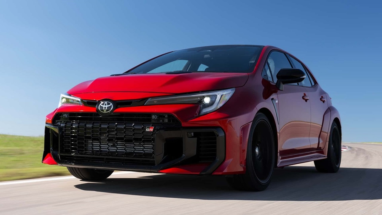 Toyota GR Corolla 2025: Raja Hatchback AWD yang Makin Bertenaga