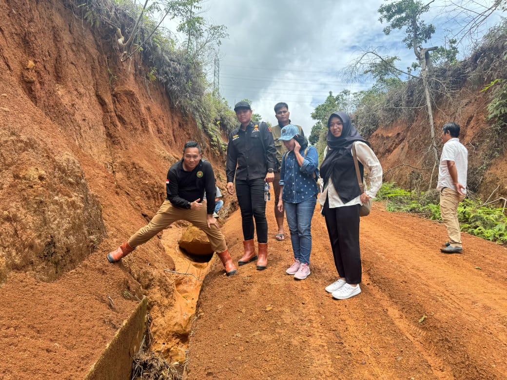 Hitung Kerugian Negara, Kejari Muara Enim dan BPKP Cek Proyek Siring Jalan Bukit Pulau Panggung - Muara Danau