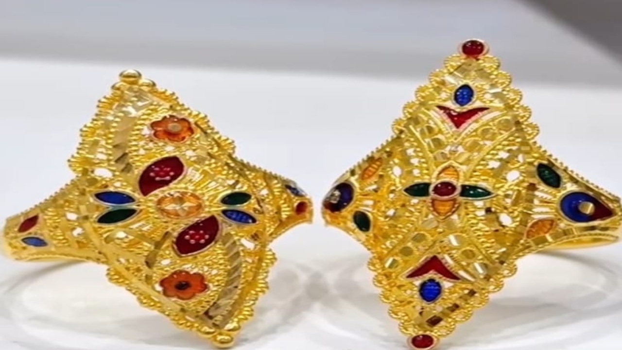 Kilau Emas Timur Tengah Memikat Warga Palembang