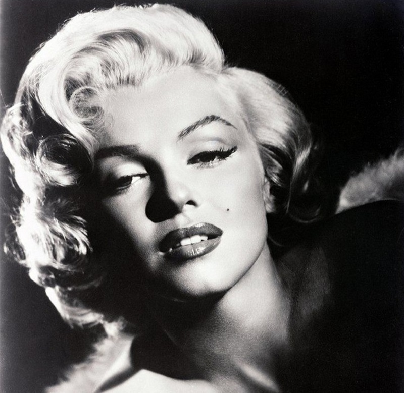 Turbulensi Kehidupan Artis Terkenal : Marilyn Monroe Hidup Glamour Tapi Depresi Berat 