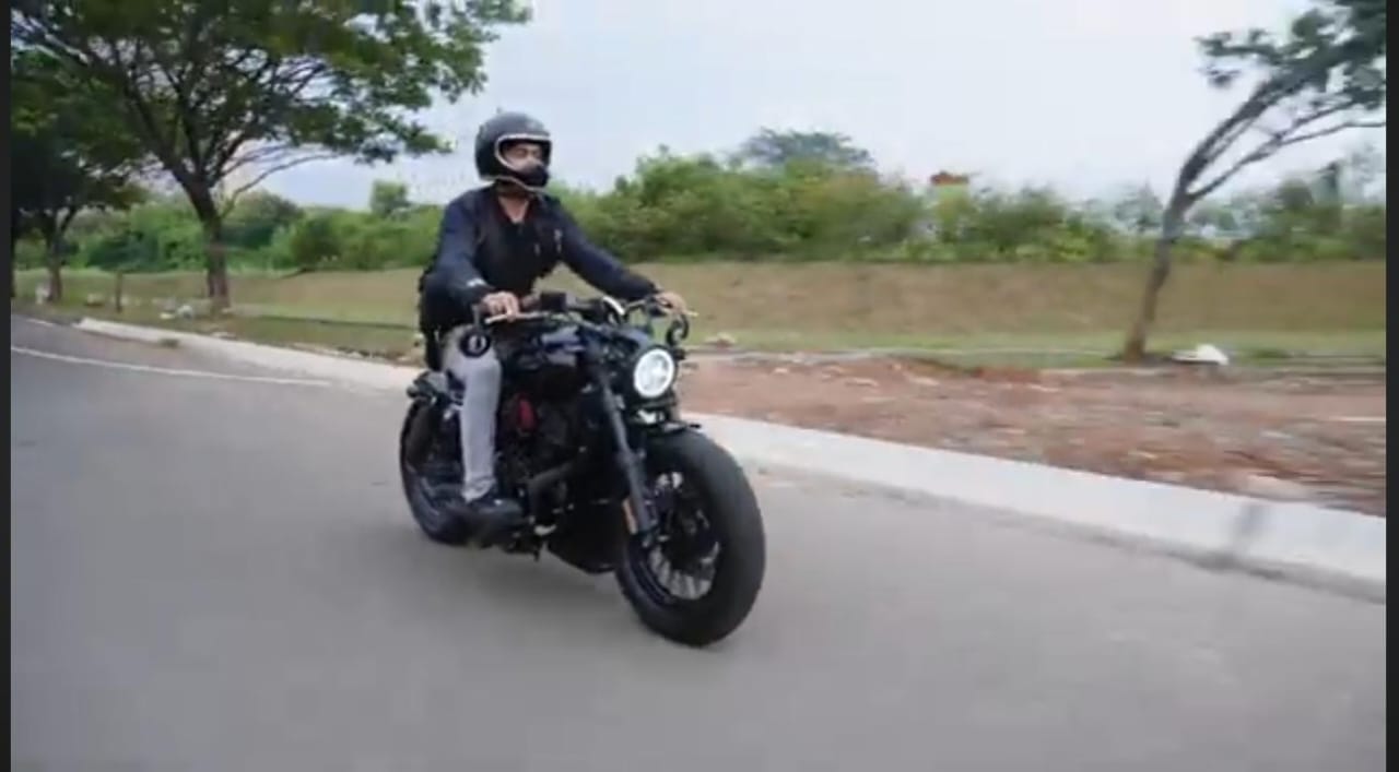 Motor Custom Bergaya Futuristik Perpaduan Seni, Teknologi dan Imajinasi