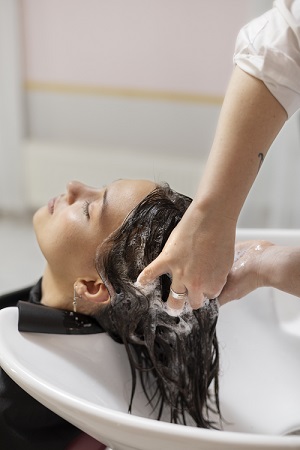 Kenali Manfaat Spa Rambut untuk Mencegah Kerusakan dan Mengurangi Rambut Rontok