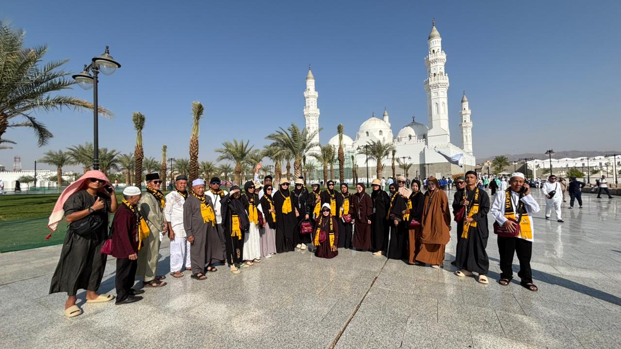 433 Jemaah Holiday Angkasa Wisata Laksanakan Ziarah Luar di Kota Madinah