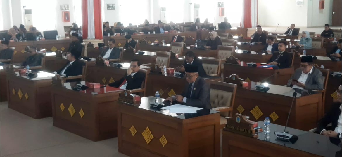 Anggota DPRD Ogan Ilir Intruksi Saat Sidang Paripurna, Ini Sebabnya.