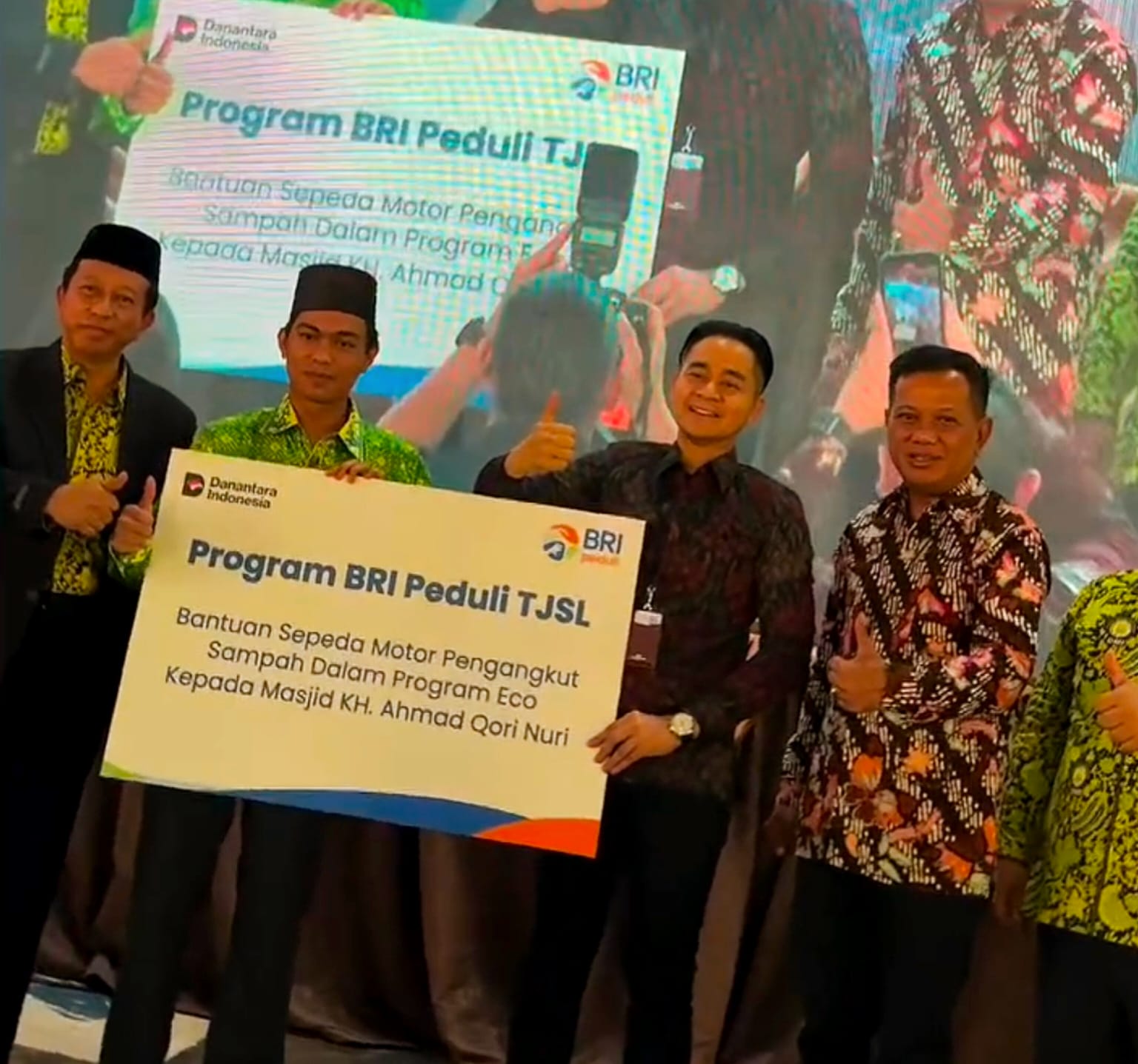 TJSL BRI Peduli, Bantu Motor Pembersih Sampah dan Dukung Program ECO Masjid
