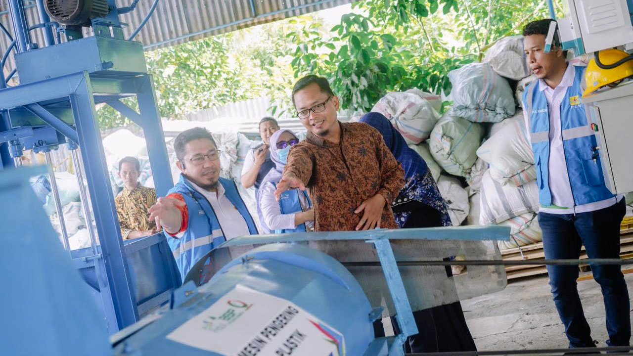 PLN UID S2JB Dorong Pengelolaan Sampah Berkelanjutan Lewat Bank Sampah Terpadu Berbasis Listrik di Prabumulih