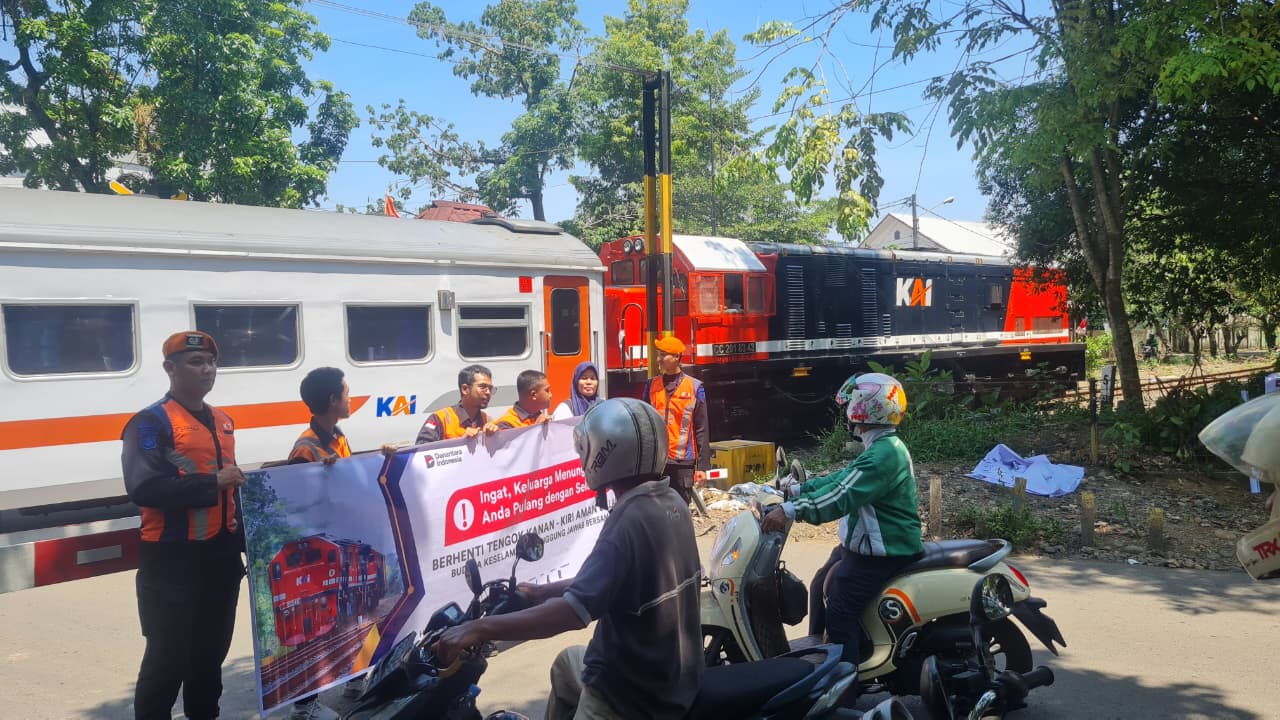 Catat, Berikut Sanksi Hukum Untuk Palaku Pelemparan Kereta Api !!