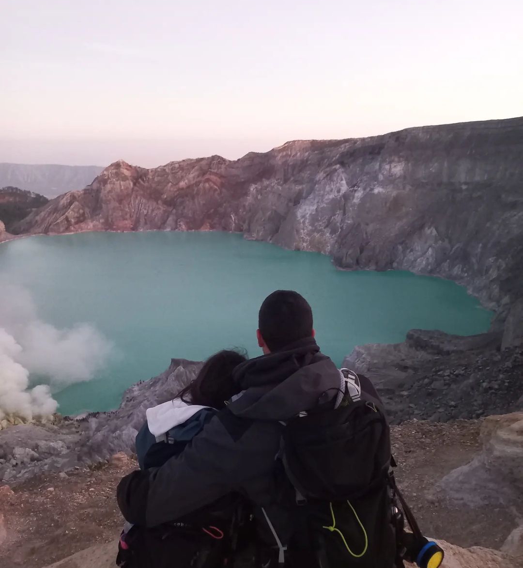 Pesona Keindahan dan Nyalan Api Biru yang Memukau Gunung Ijen