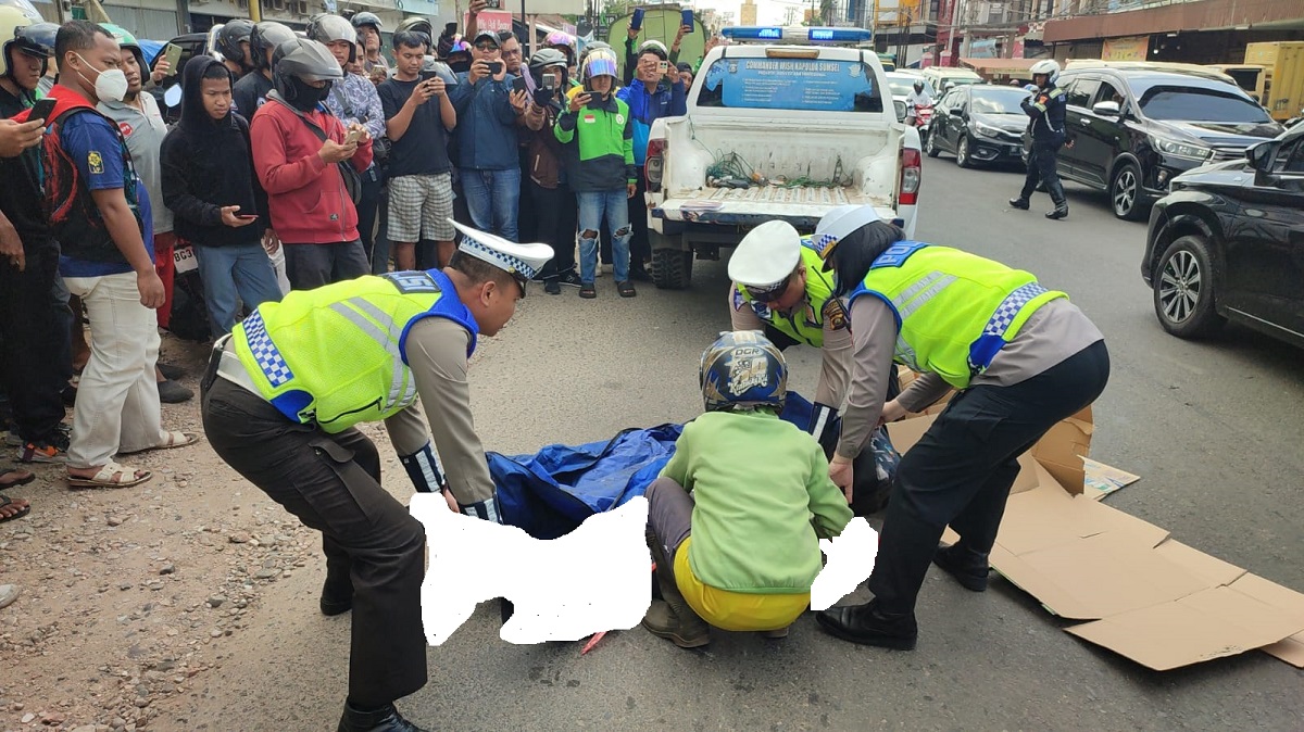   Lagi, Pengendara Sepeda Motor di Palembang Tewas Terlindas Truk Tangki