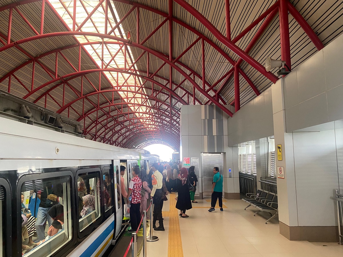 Tingkatkan Layanan LRT Sumsel Memperkuat Koneksi Antar Moda Transportasi di Palembang