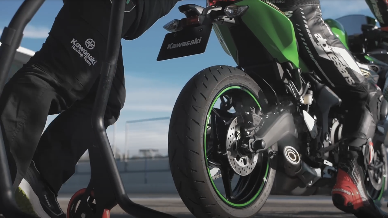 Dulu Dicari, Sekarang Baru Terasa Fitur Kawasaki ZX25R Serba Tanggung