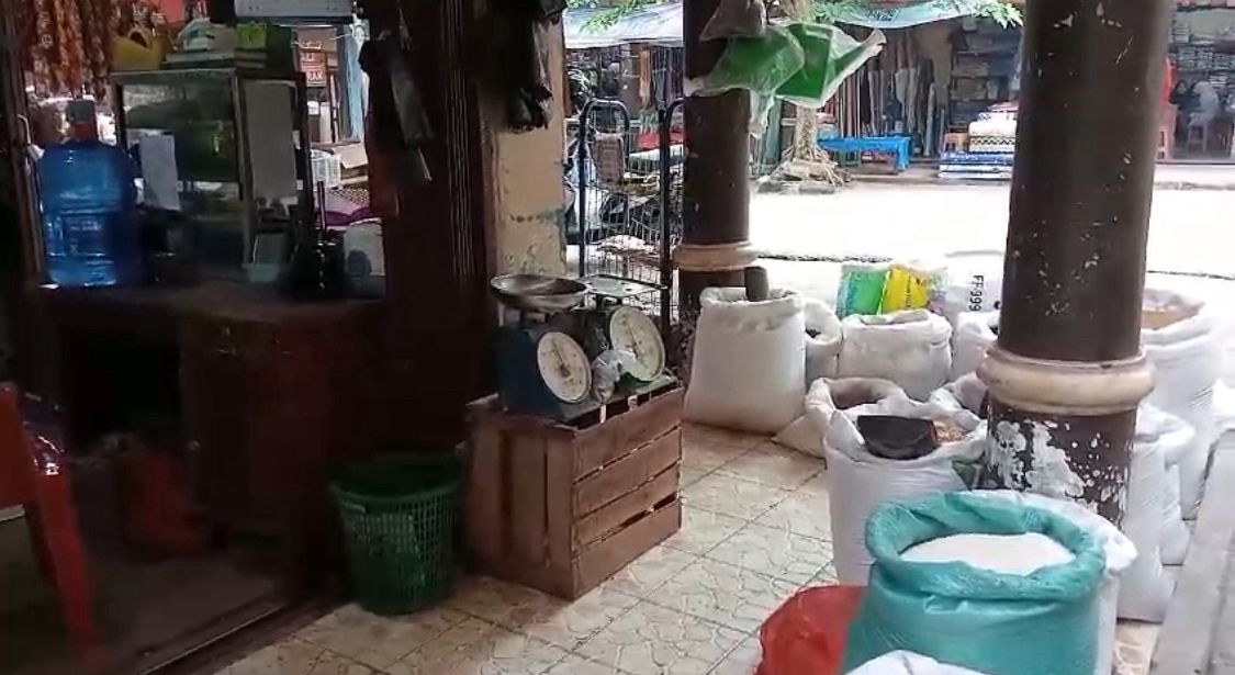 Sepi Pembeli, Pedagang Beras di Pasar Martapura Terancam Gulung Tikar
