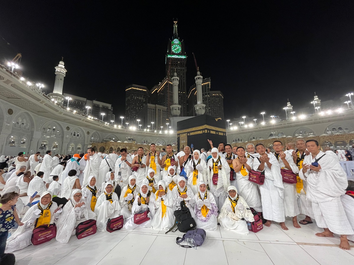 Bahagia Bercampur Haru, 433 Jamaah Umroh Holiday Angkasa Wisata Laksanakan Rukun Umroh Pertama