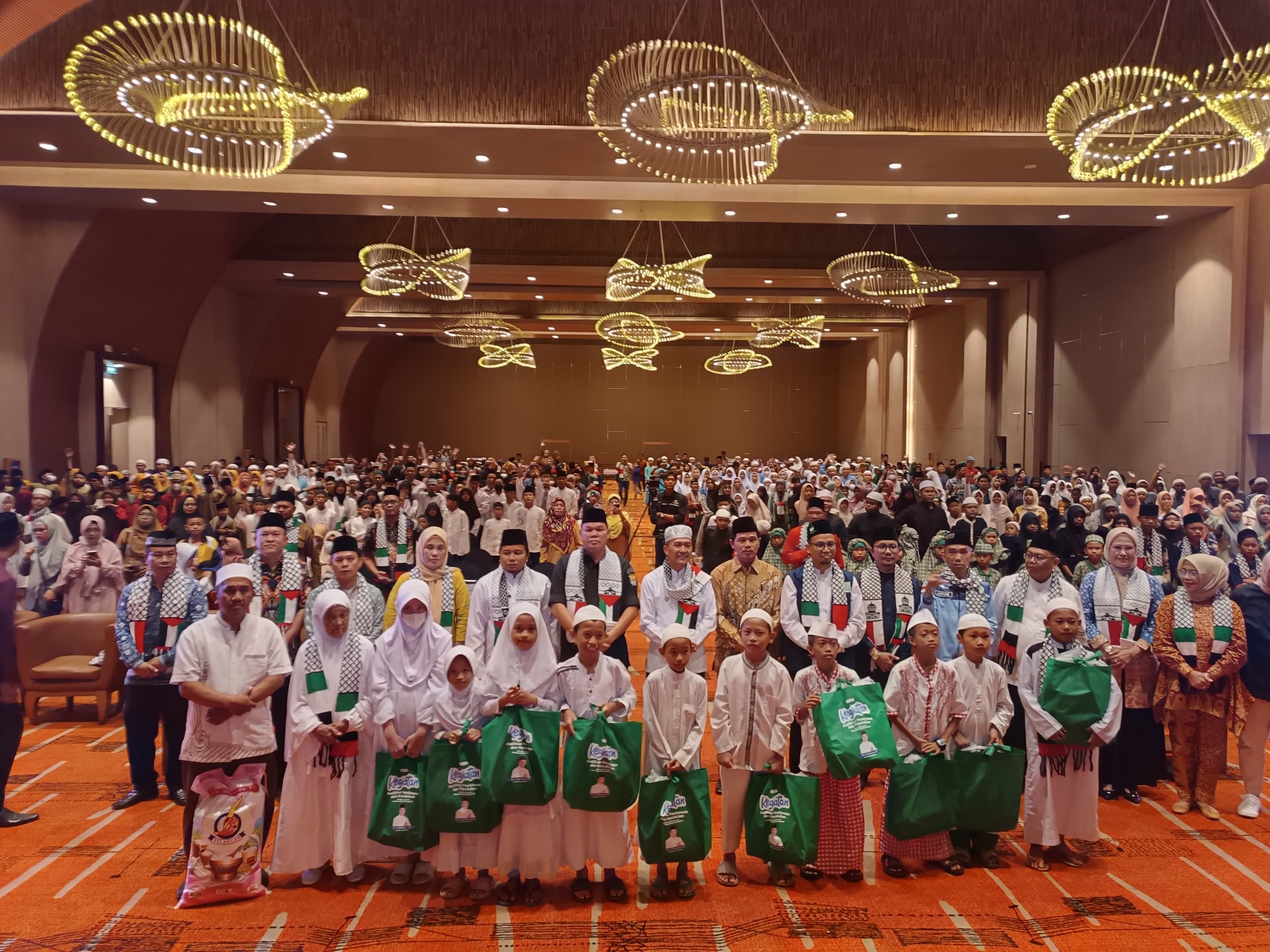 1000 Anak Yatim Kirim Do'a Bagi Rakyat Palestina