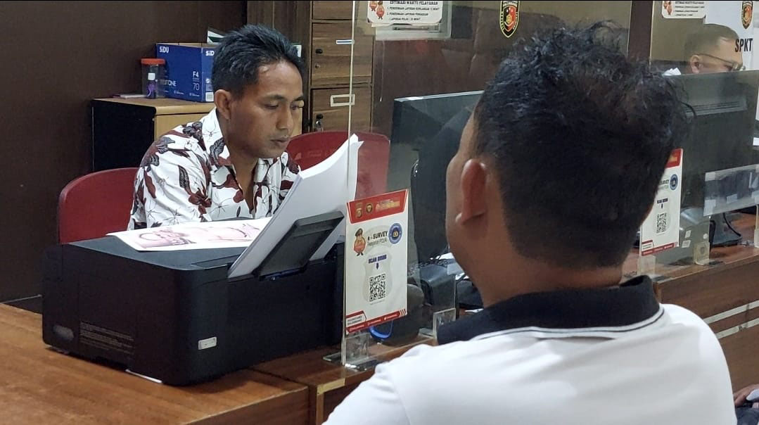 Uang Sudah Diberikan Tapi HP Tidak Diserahkan, Korban Malah Disiram Air Keras!