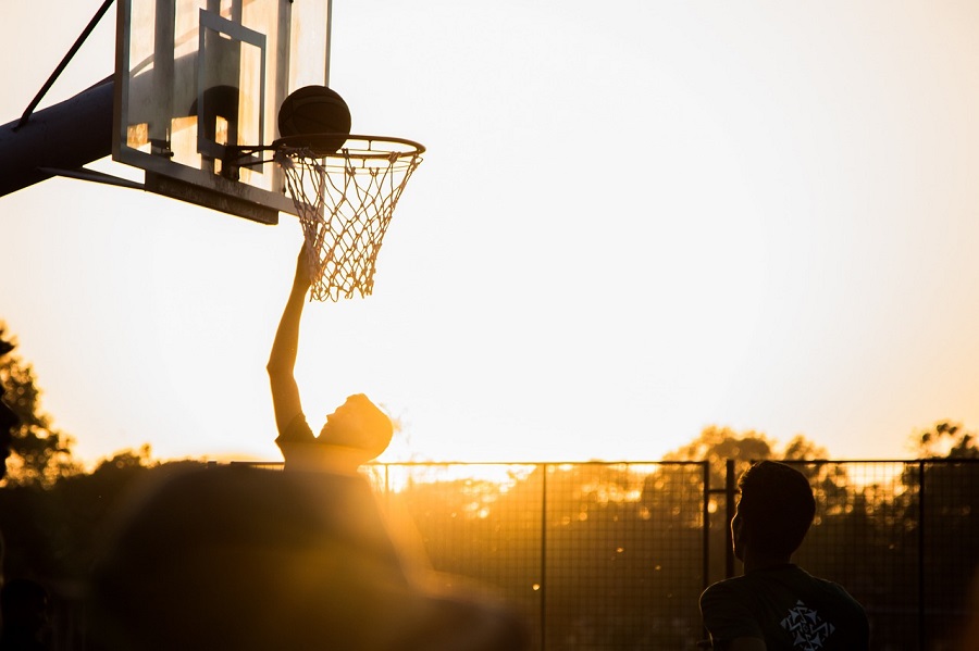 Rahasia Sukses Bermain Basket: Pemula Bisa Kok! Simak Triknya!