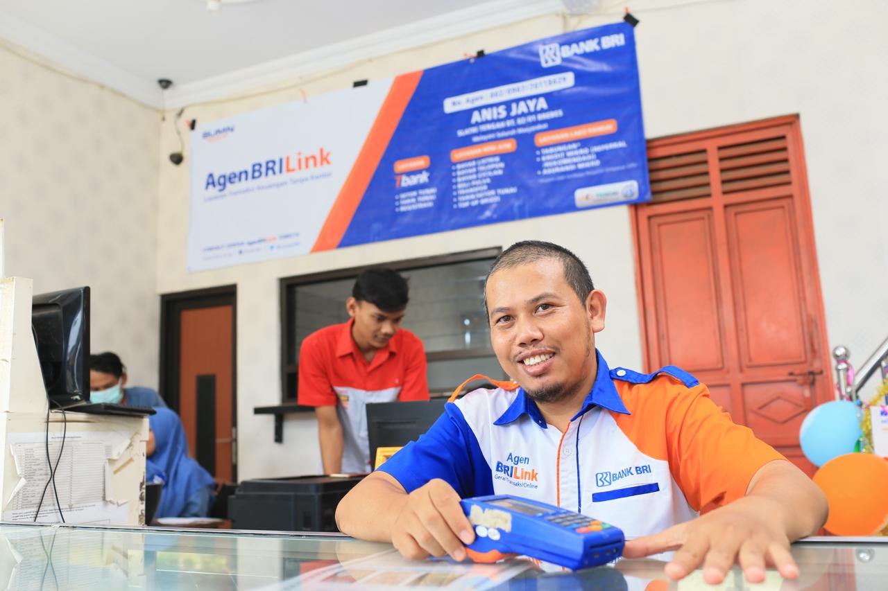 Dalam 6 Bulan AgenBRILink Bukukan Volume Transaksi Rp843 Triliun dari 1,22 Juta Agen di Seluruh Indonesia