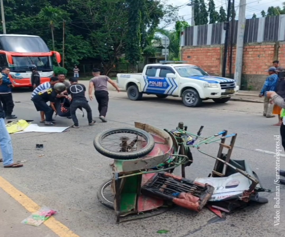 Diserempet Bus AKAP, Sopir Bentor Tewas di Tempat