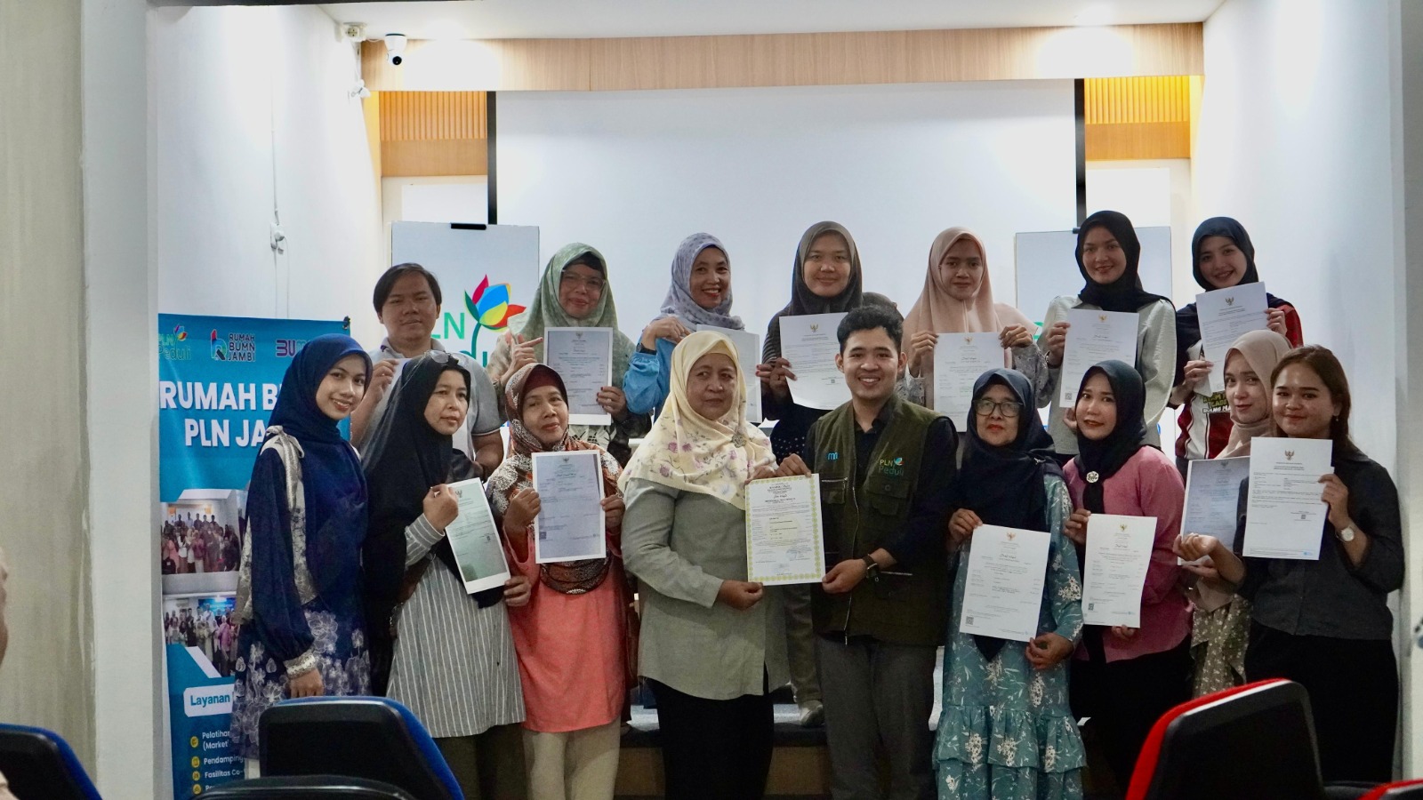 Rumah BUMN PLN Jambi Sabet Penghargaan dari Gubernur Jambi dalam Peringatan Hari Sumpah Pemuda