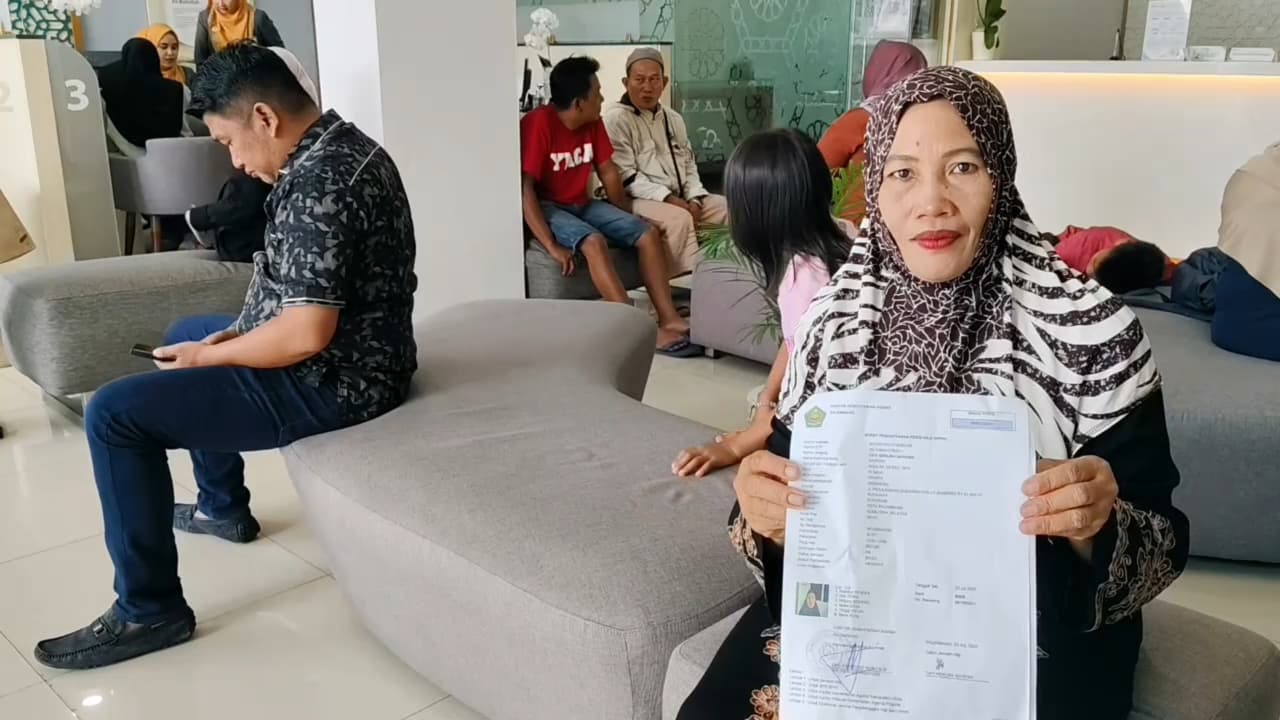 Menabung 14 Tahun, Tukang Sapu Jalanan Palembang Akhirnya Berangkat Haji