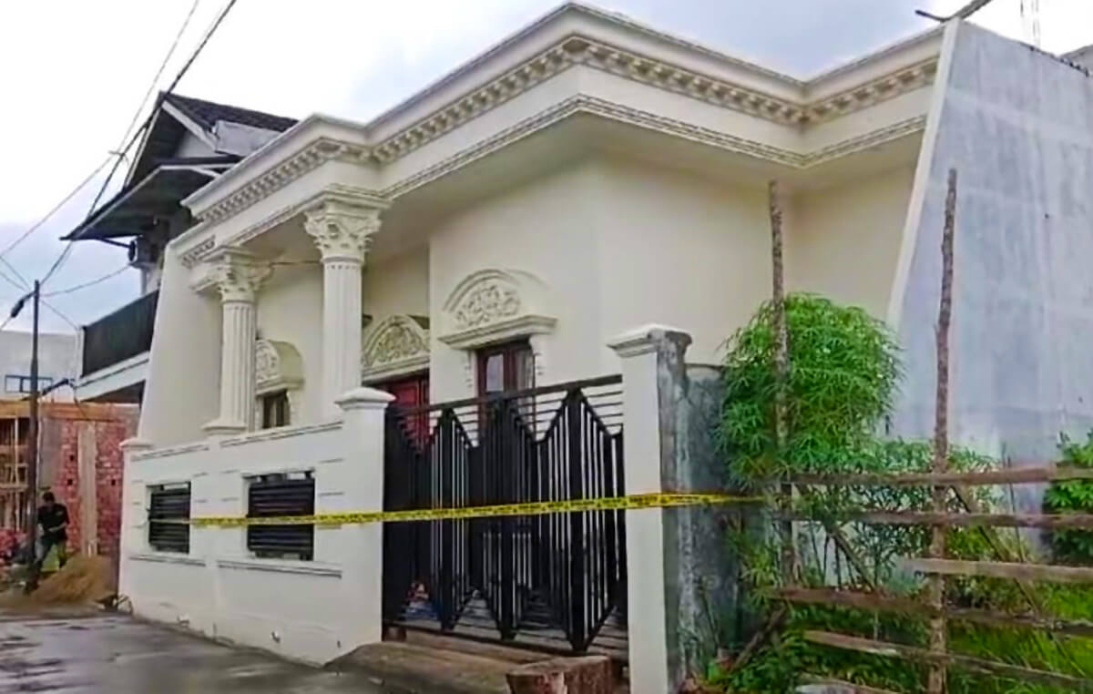 Rumah Mewah Bak Istana Bos Distro Terduga Pelaku Pembunuhan Pegawai Koperasi Dicor Semen Kini Disegel Polisi