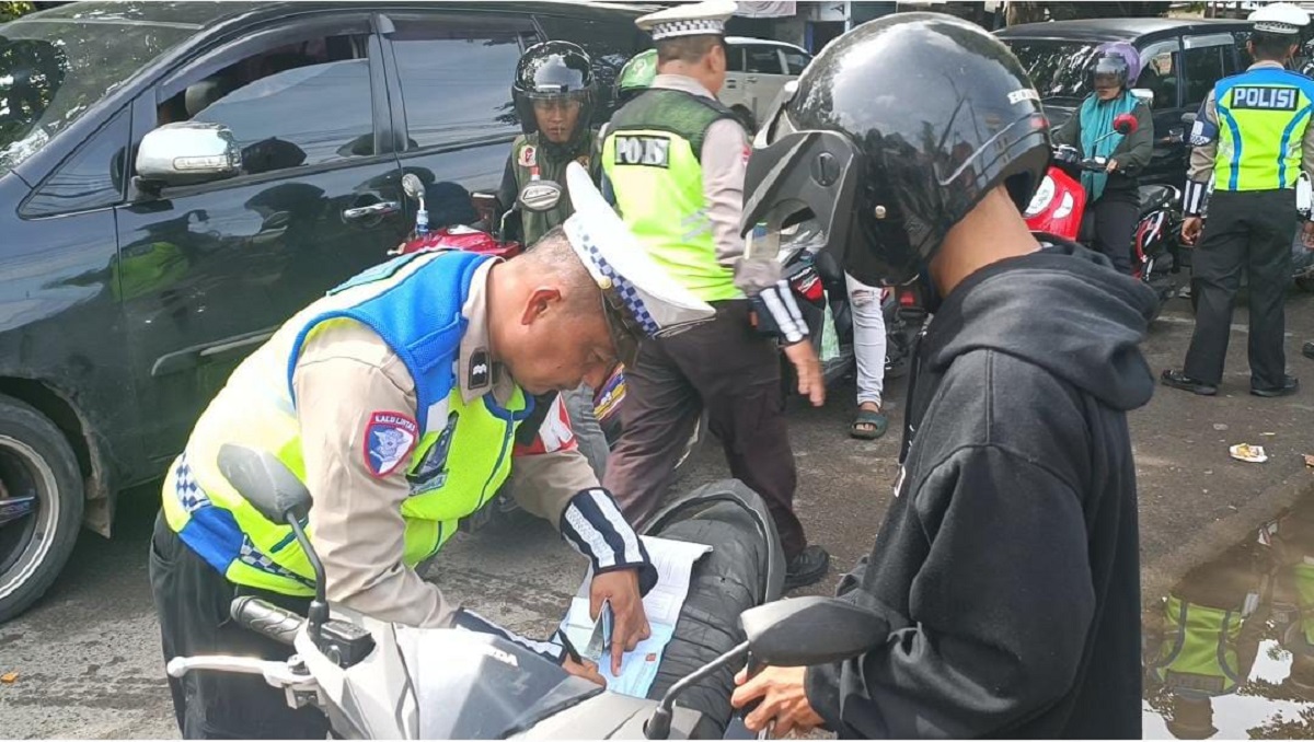 Operasi Keselamatan Musi, Puluhan Kendaraan Terjaring Razia di Palembang!