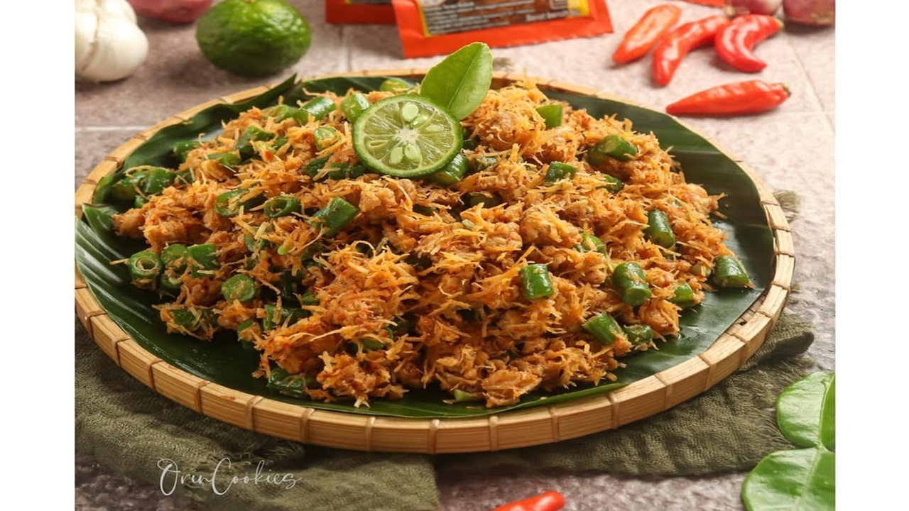 Lawar Ayam, Sajian khas Pulau Dewata Bali