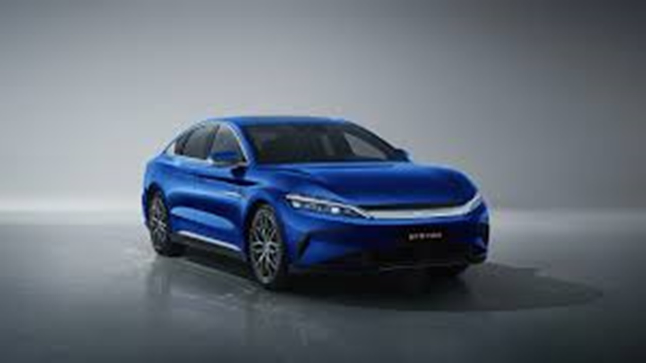 BYD Atto 1 Resmi Meluncur di GIIAS 2025, Harganya Setara Mobil LCGC!