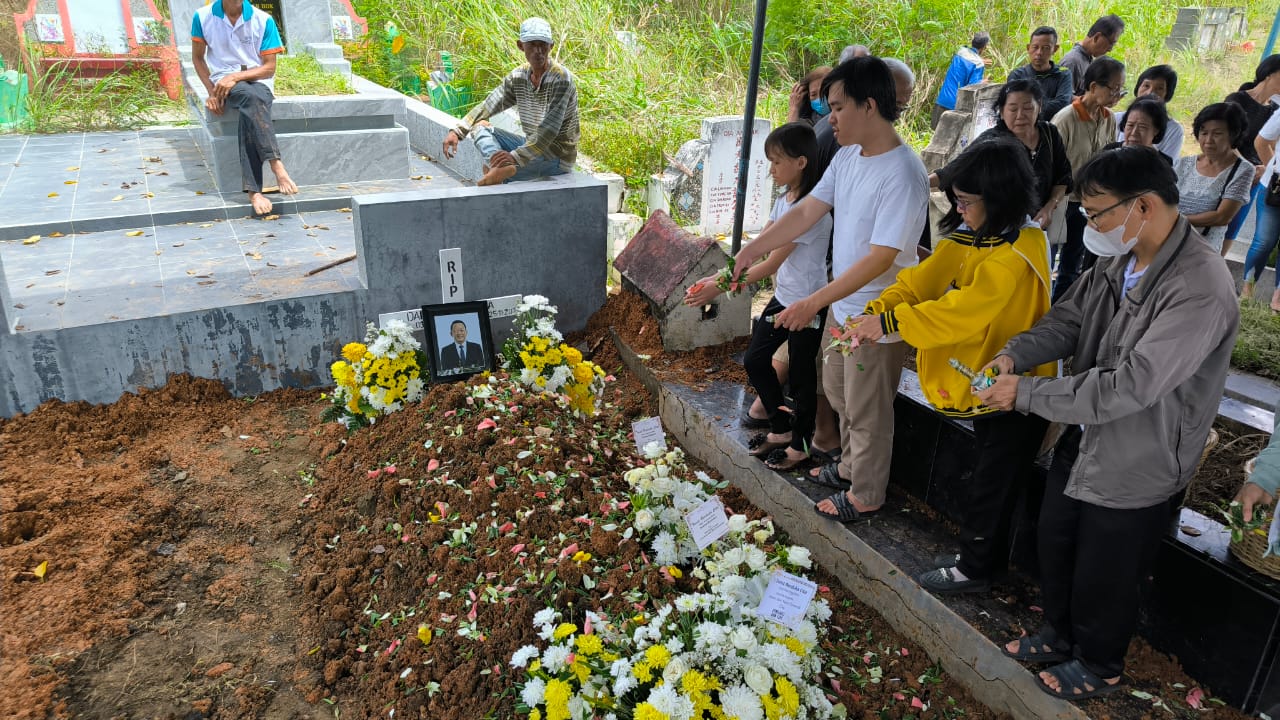 Pengusaha Kemplang Korban Perampokan Dimakamkan, Keluarga Desak Polisi Segera Tangkap Pelaku