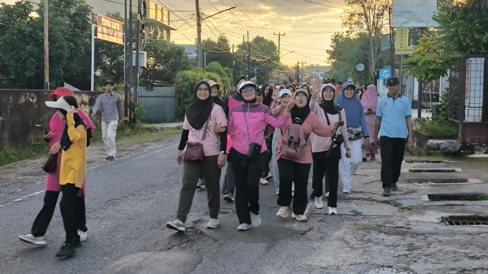 Semarak HUT Palembang, Ribuan Warga IB 1 Meriahkan Jalan Sehat PALTV