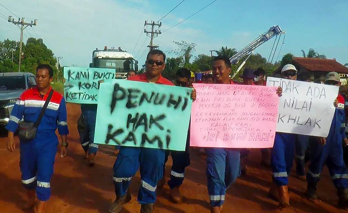 Puluhan Pekerja Operator Alat Berat PT Patra Drilling Contractor Protes PHK dan Uang Lembur Tak Dibayar