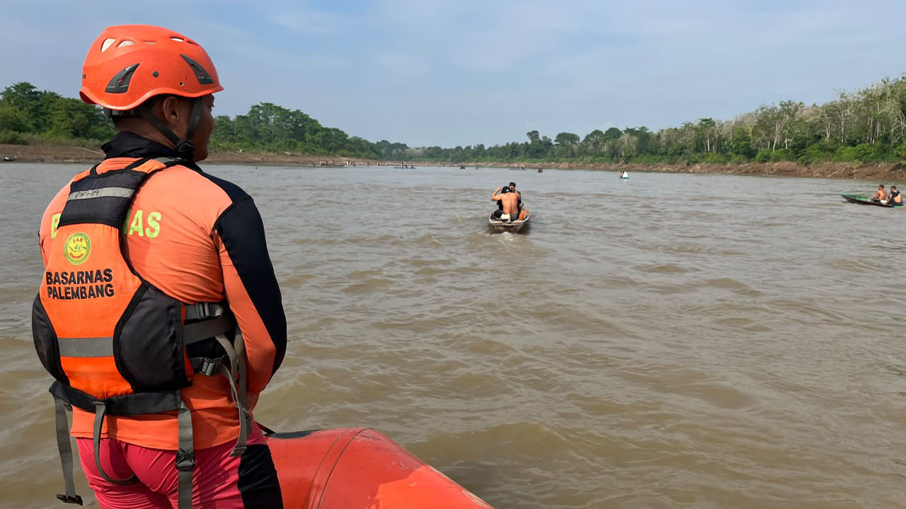 Hari Kedua, Tim SAR Perluas Pencarian Bocah Tenggelam di Sungai Musi