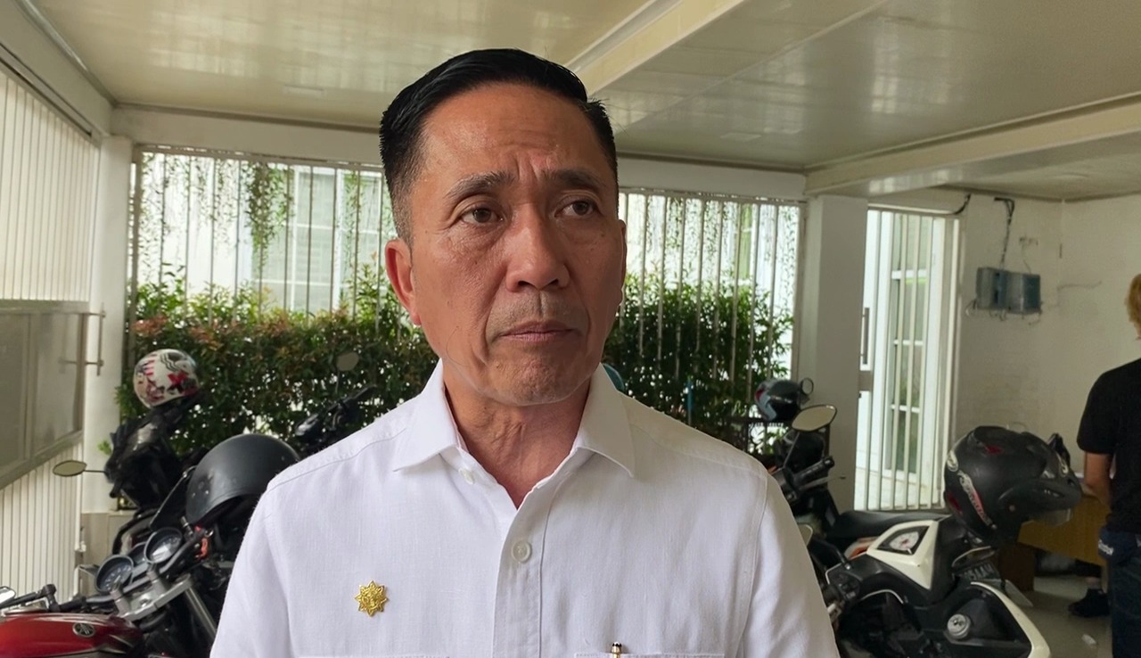 Buang Sampah Sembarangan? Siap-Siap Disuruh Bersihkan Selokan di Palembang