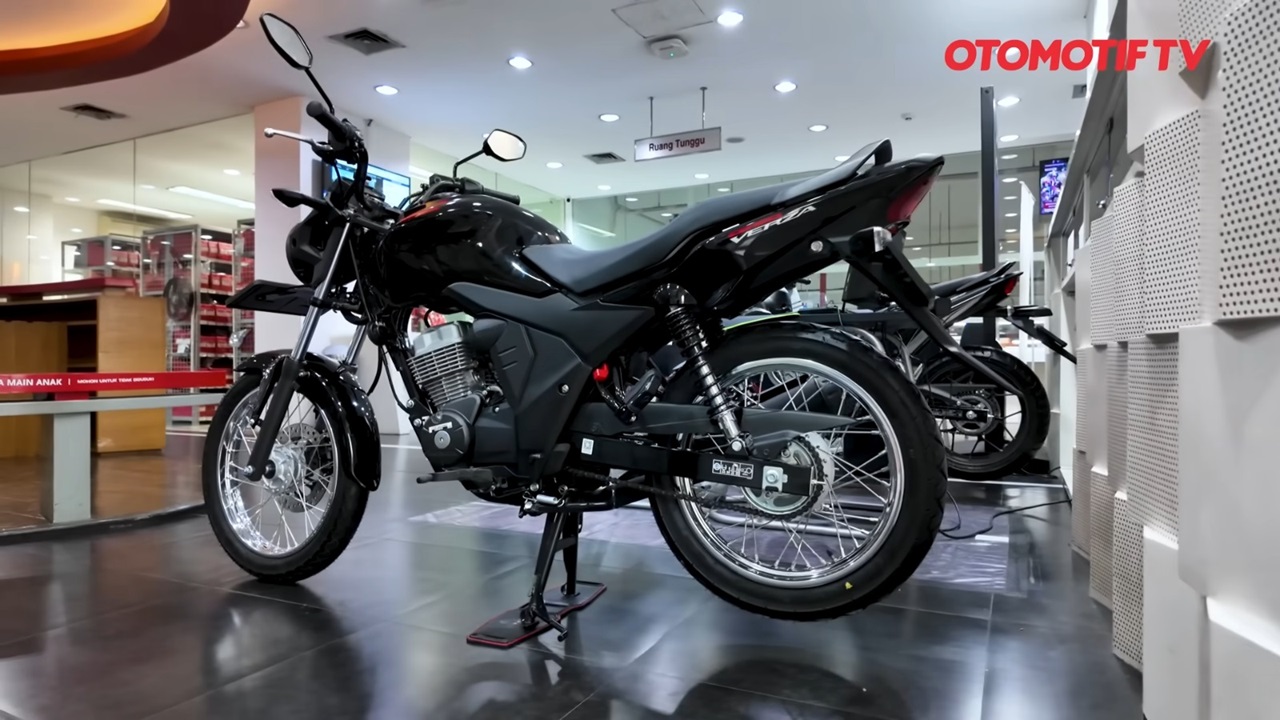 Murah Meriah ? Motor Sport Tangguh dari Honda CB150 Verza 2025, Irit dan Gak Rewel!