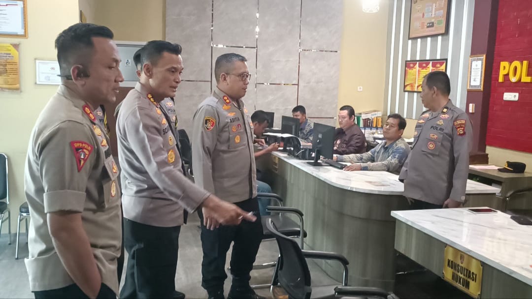 Kapolrestabes Palembang Tinjau Langsung Layanan Publik, Pastikan Pelayanan Maksimal untuk Masyarakat