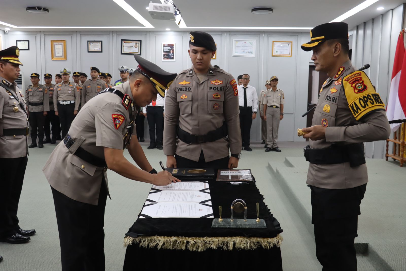 Kapolrestabes Palembang Pimpin Sertijab Tiga Pejabat Utama 