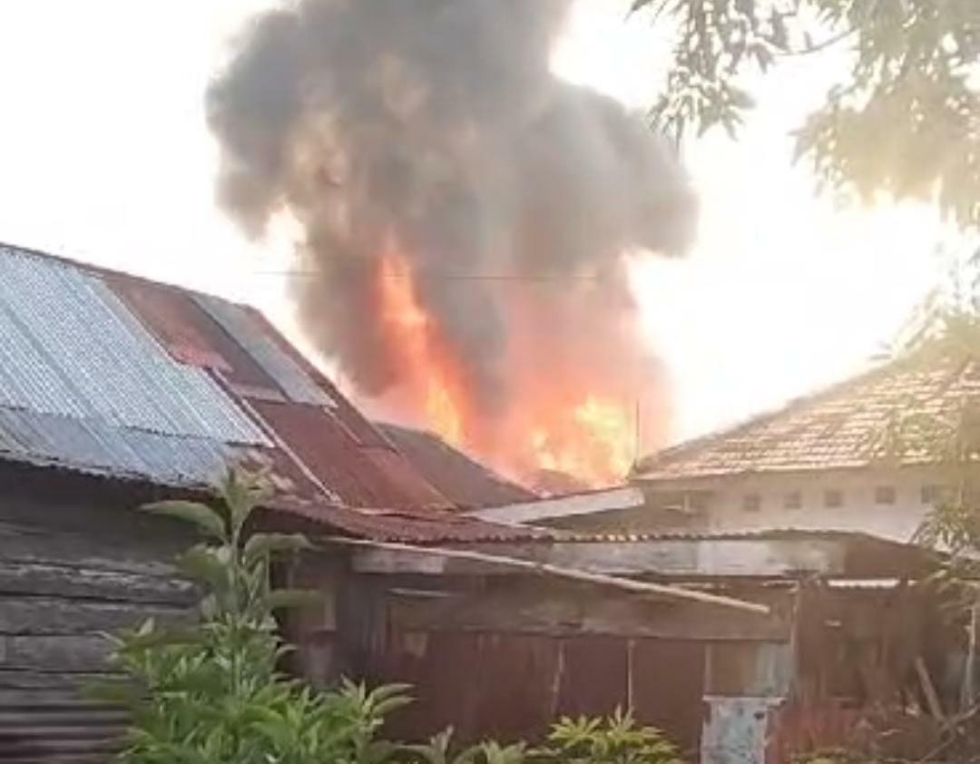 3 Rumah Semi Permanen di Palembang Luder Terbakar, 1 Unit Sepeda Motor Hangus