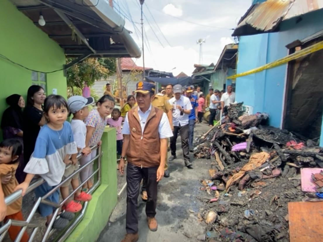 Walikota Palembang Gerak Cepat Tinjau Kebakaran 3-4 Ulu