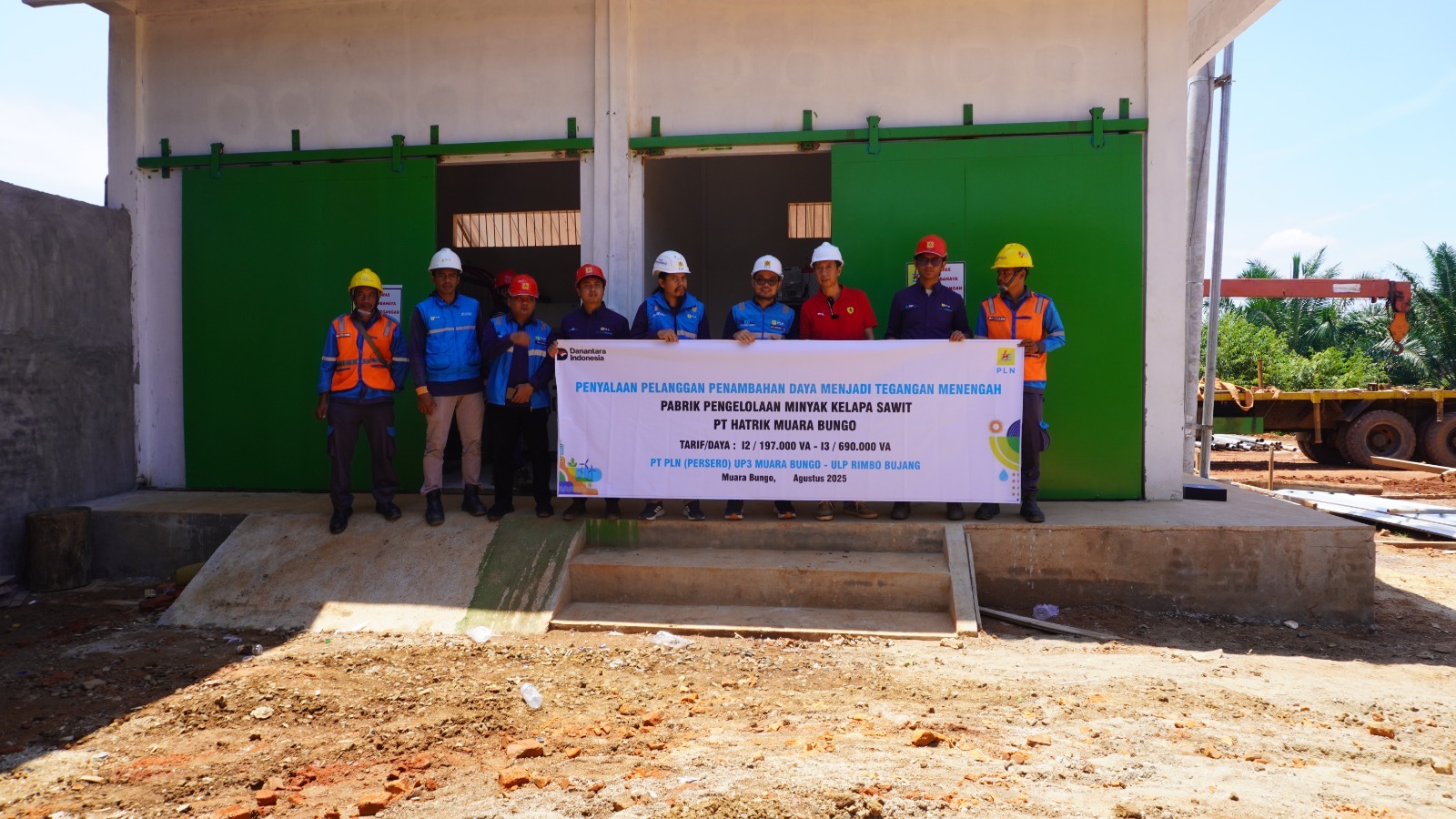 Sambut Hari Pelanggan Nasional, PLN Hadirkan Same Day Service Tambah Daya Pabrik Sawit PT HATRIK Muara Bungo