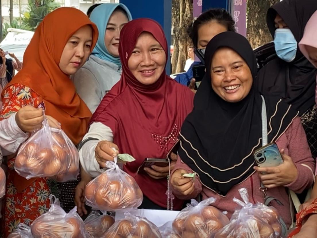 Bazar Ramadan Murah, Telur Murah Ludes Diserbu Warga dalam Hitungan Menit 