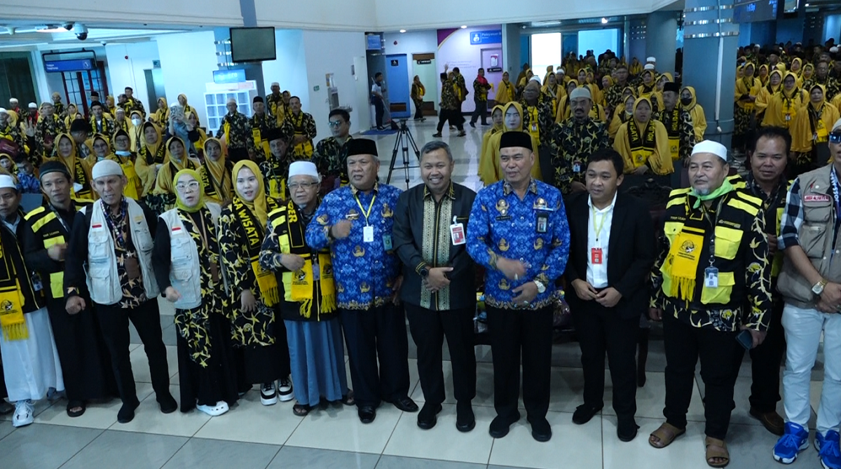 Holiday Angkasa Wisata Berangkatkan 433 Jemaah Umrah Langsung dari Palembang ke Madinah