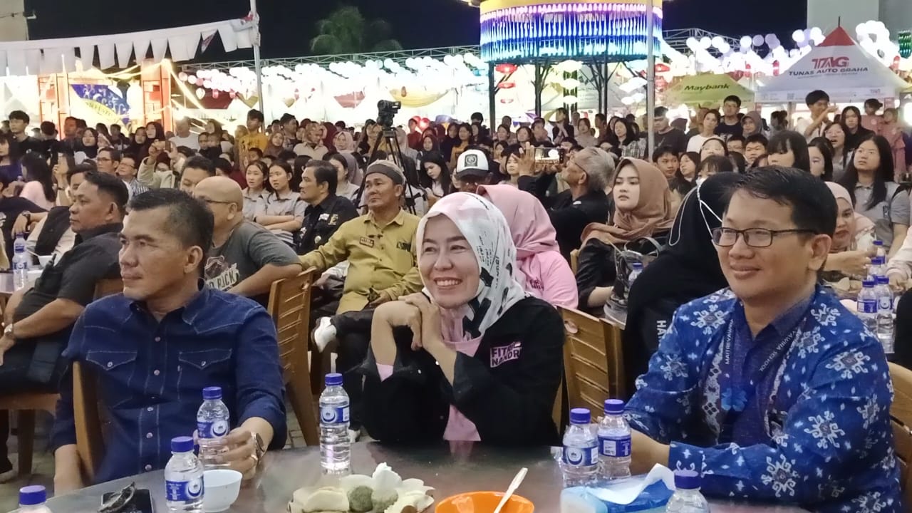 Fitrianti Agustinda menghadiri menghadiri Sriwijaya Lantern Festival di Sekolah  Maitreyawira Palembang