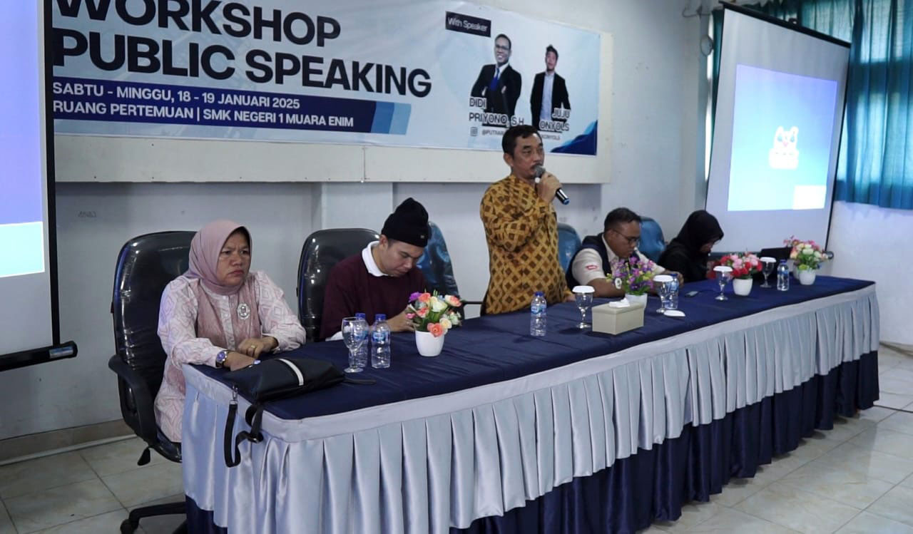 Workshop Public Speaking Asah Keterampilan Peserta Didik SMK Negeri 1 Muara Enim